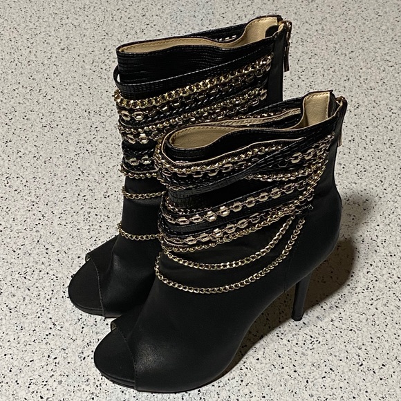 bebe | Black Alyssa Chain Open Toe Boots/Booties - Picture 4 of 6
